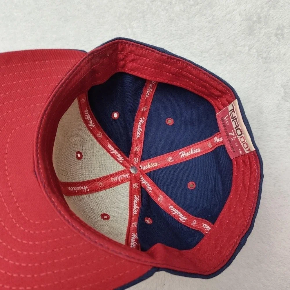 UConn Huskies New Era Hat Cap Fitted Mens 7 1/4 Blue Embroidered NCAA Basketball
